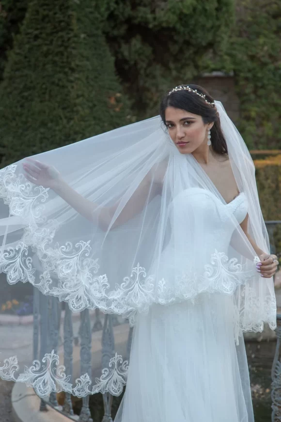 Waltz length bridal veil