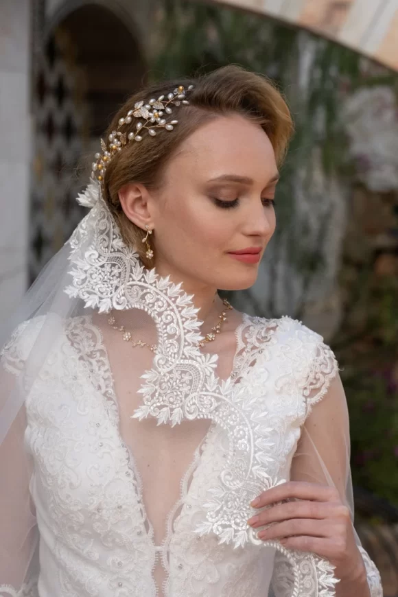 Lace Applique Bridal Veil