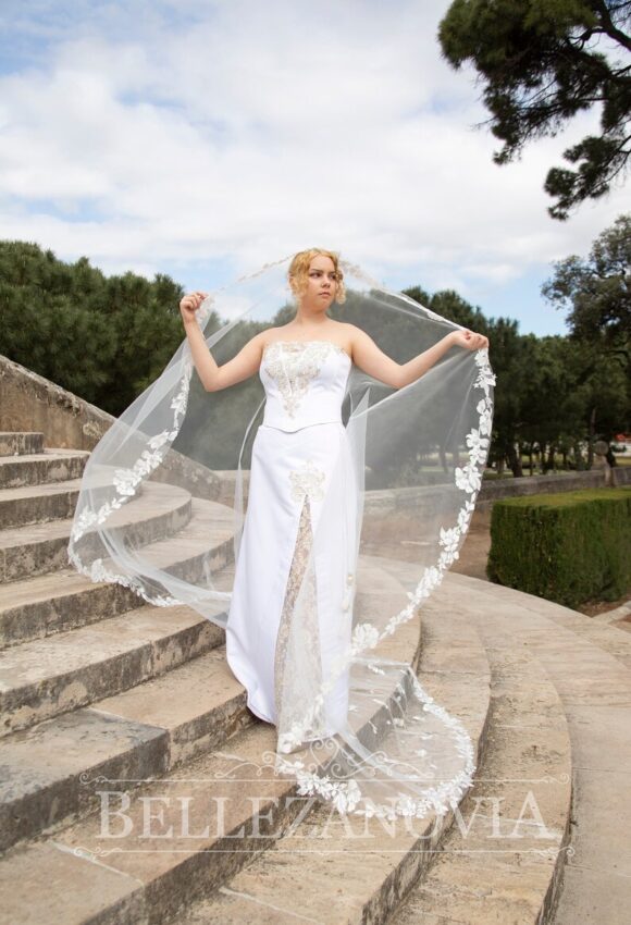 Fingertip one tier Veil